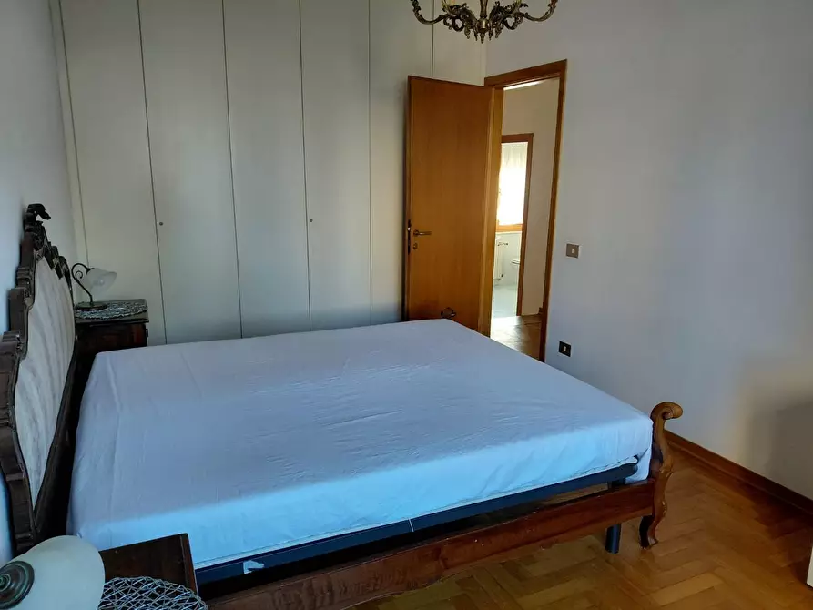 Immagine 18 di Appartamento in vendita  a Siena