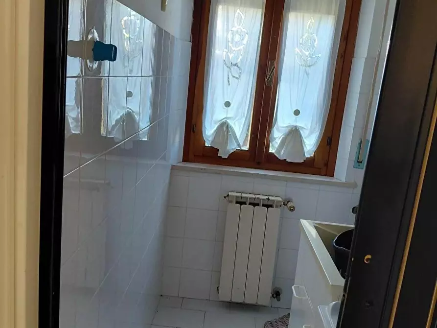 Immagine 11 di Appartamento in vendita  a Siena