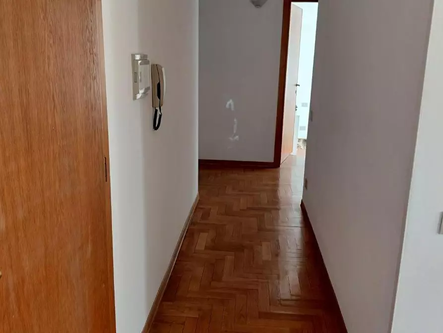 Immagine 8 di Appartamento in vendita  a Siena