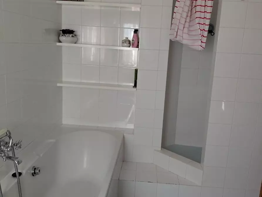 Immagine 21 di Appartamento in vendita  a Siena