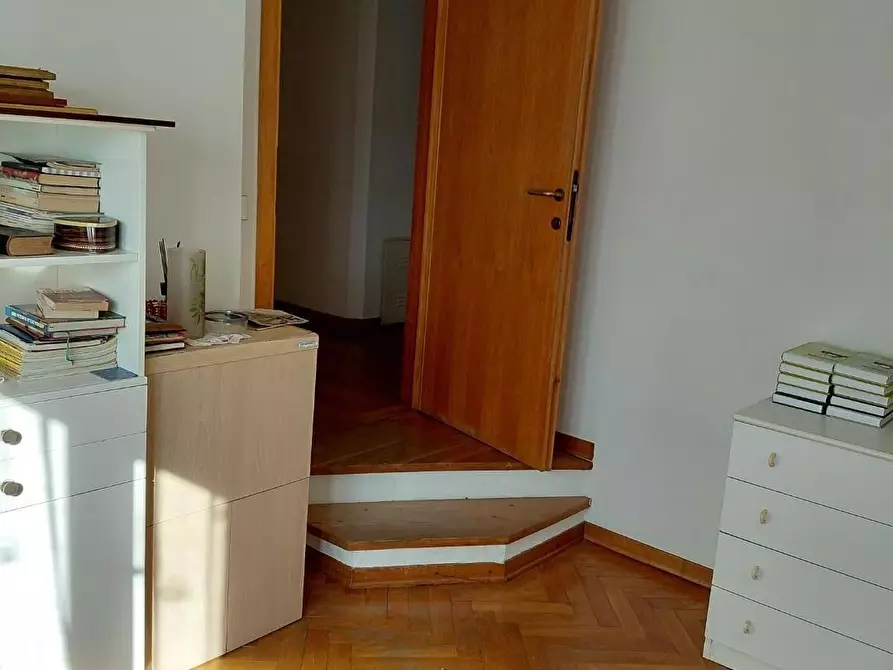 Immagine 12 di Appartamento in vendita  a Siena