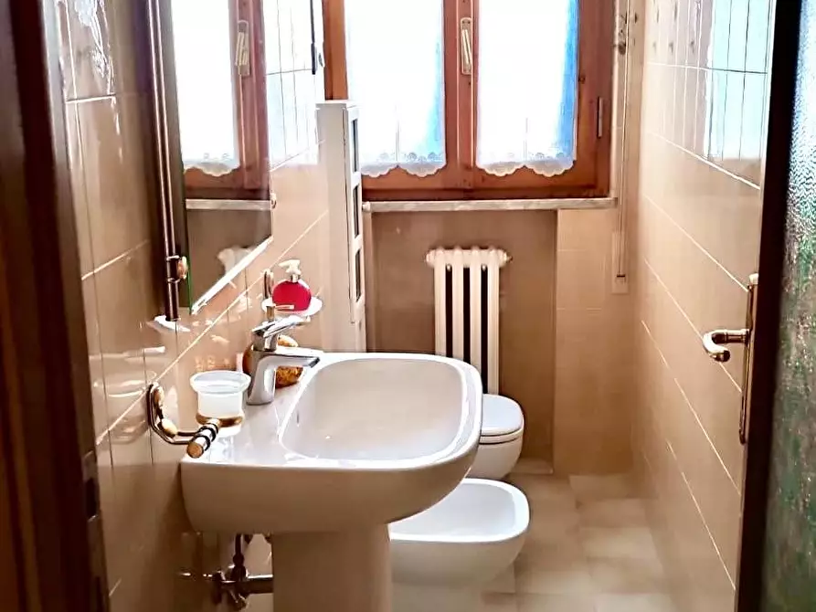 Immagine 23 di Appartamento in affitto  a Siena