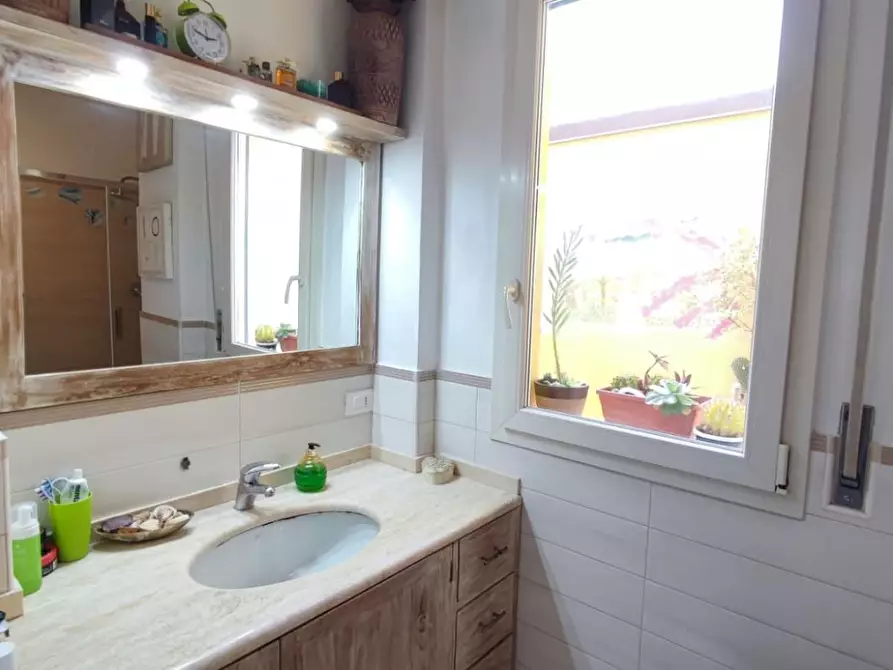 Immagine 26 di Appartamento in vendita  a Viareggio