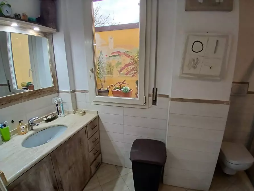 Immagine 22 di Appartamento in vendita  a Viareggio