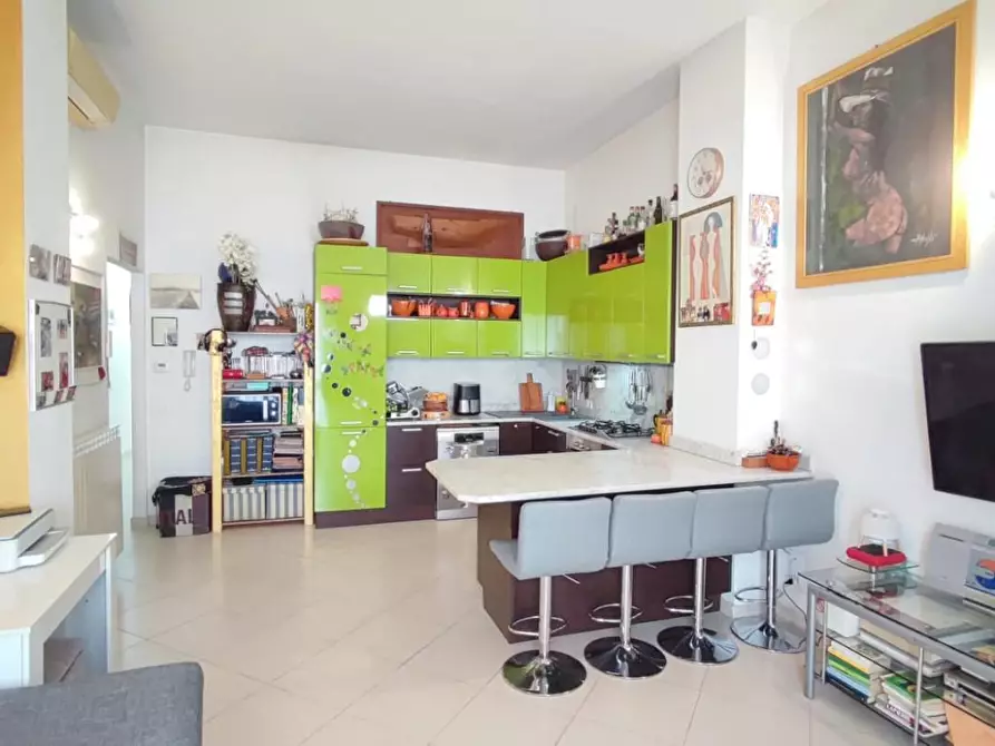 Immagine 1 di Appartamento in vendita  a Viareggio