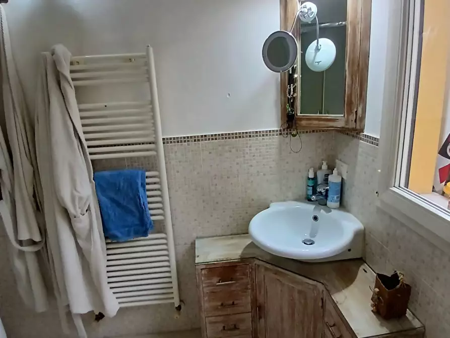 Immagine 15 di Appartamento in vendita  a Viareggio