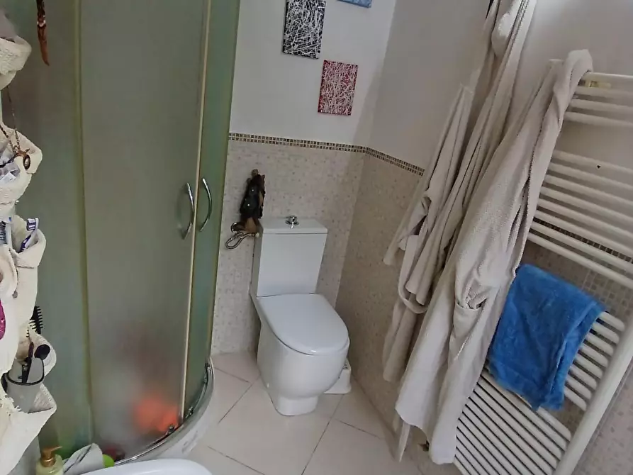 Immagine 14 di Appartamento in vendita  a Viareggio