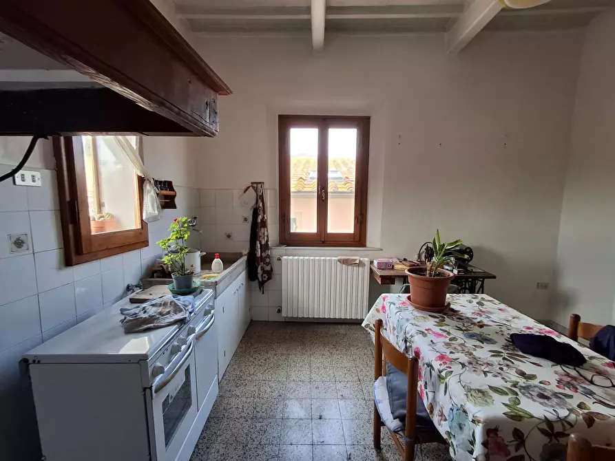 Immagine 2 di Appartamento in vendita  a Capraia E Limite