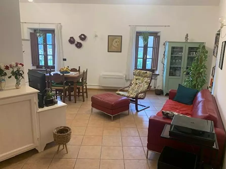Immagine 5 di Appartamento in vendita  a Massa E Cozzile