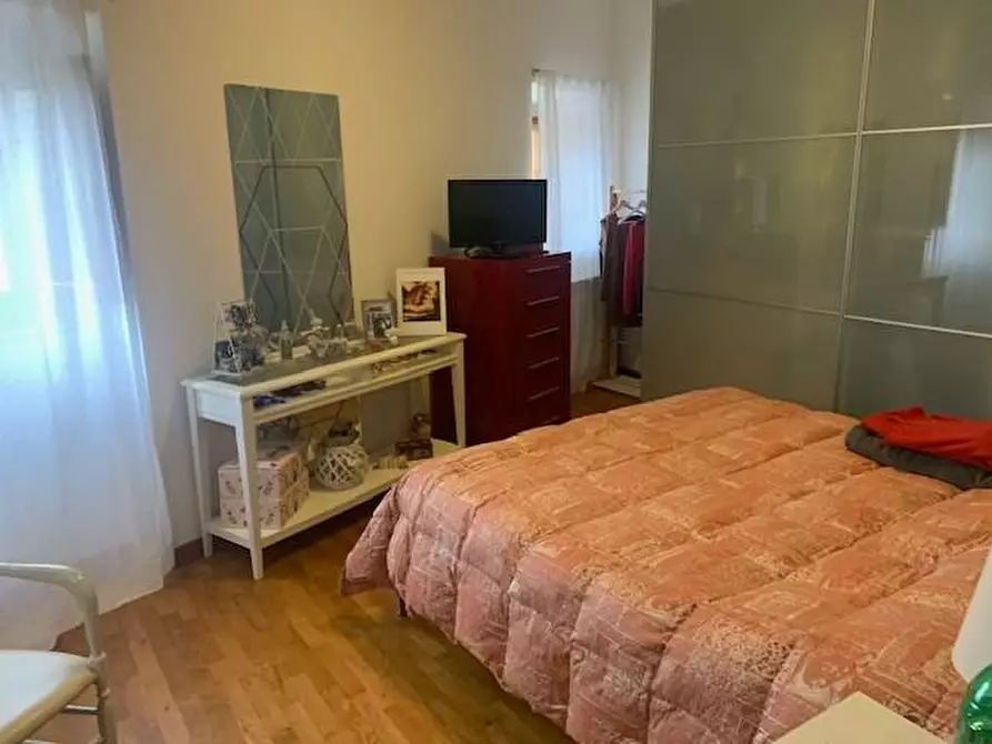 Immagine 13 di Appartamento in vendita  a Massa E Cozzile