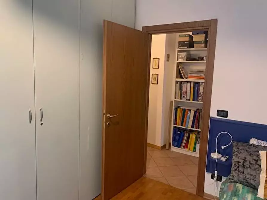 Immagine 12 di Appartamento in vendita  a Massa E Cozzile