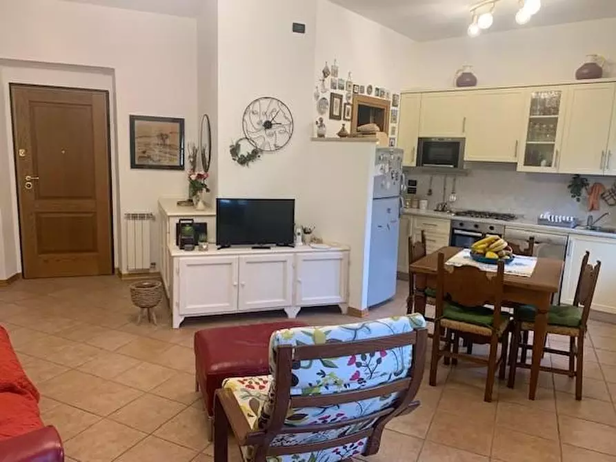 Immagine 8 di Appartamento in vendita  a Massa E Cozzile