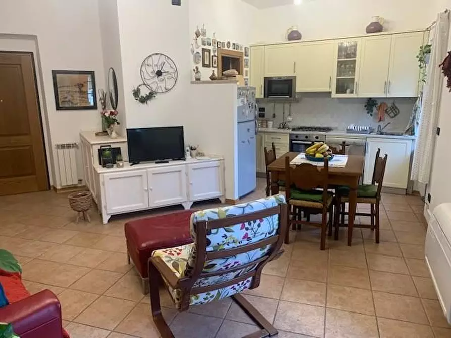 Immagine 2 di Appartamento in vendita  a Massa E Cozzile