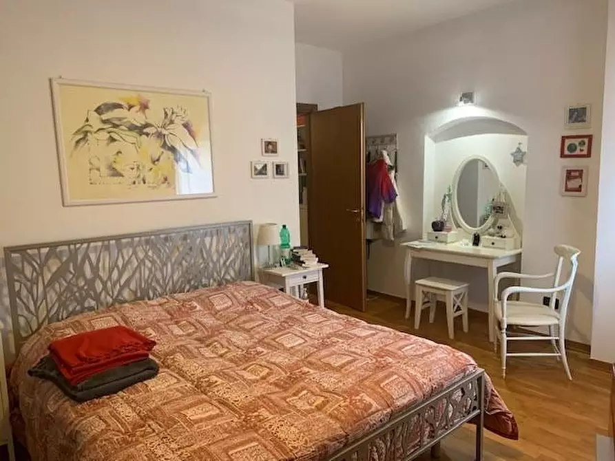 Immagine 15 di Appartamento in vendita  a Massa E Cozzile