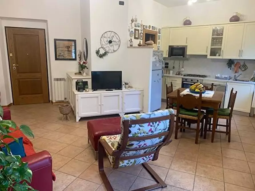 Immagine 3 di Appartamento in vendita  a Massa E Cozzile