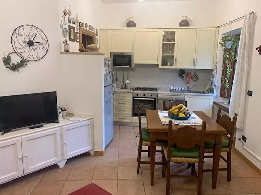 Immagine 4 di Appartamento in vendita  a Massa E Cozzile