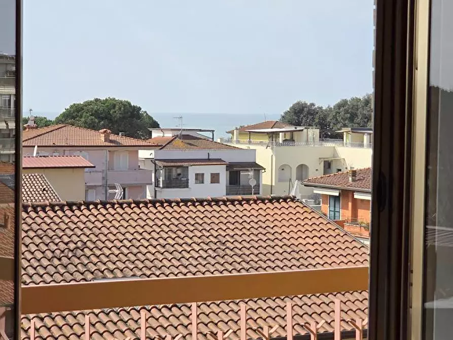 Immagine 18 di Appartamento in vendita  a Massa