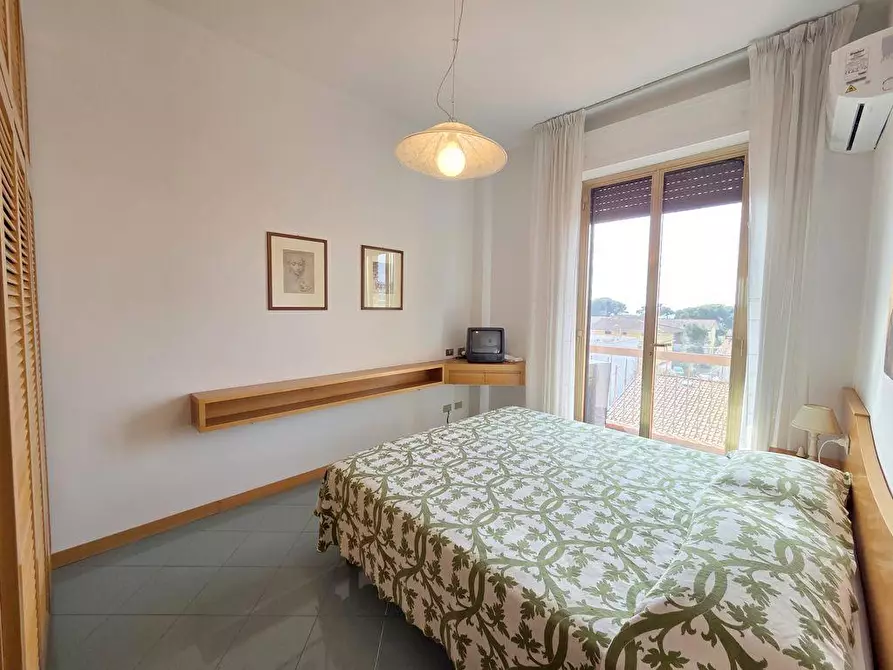 Immagine 17 di Appartamento in vendita  a Massa