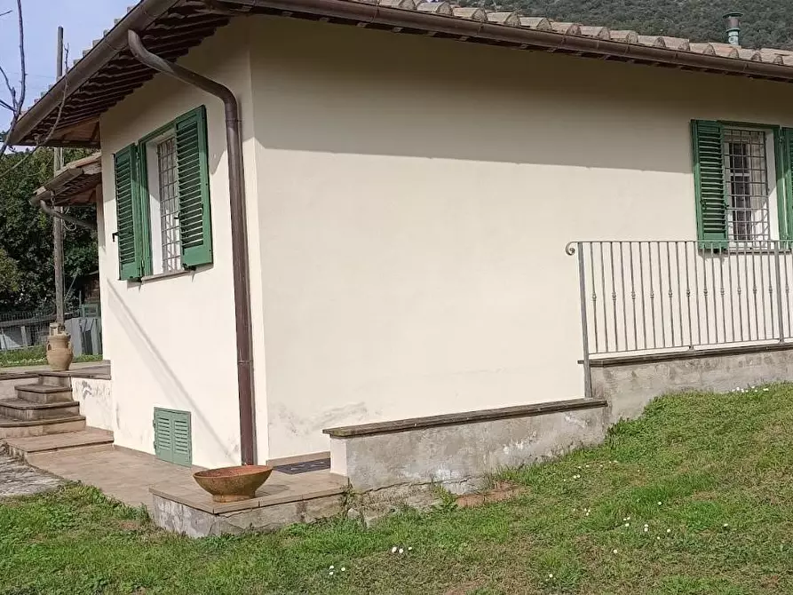 Immagine 1 di Villa in vendita  a San Giuliano Terme