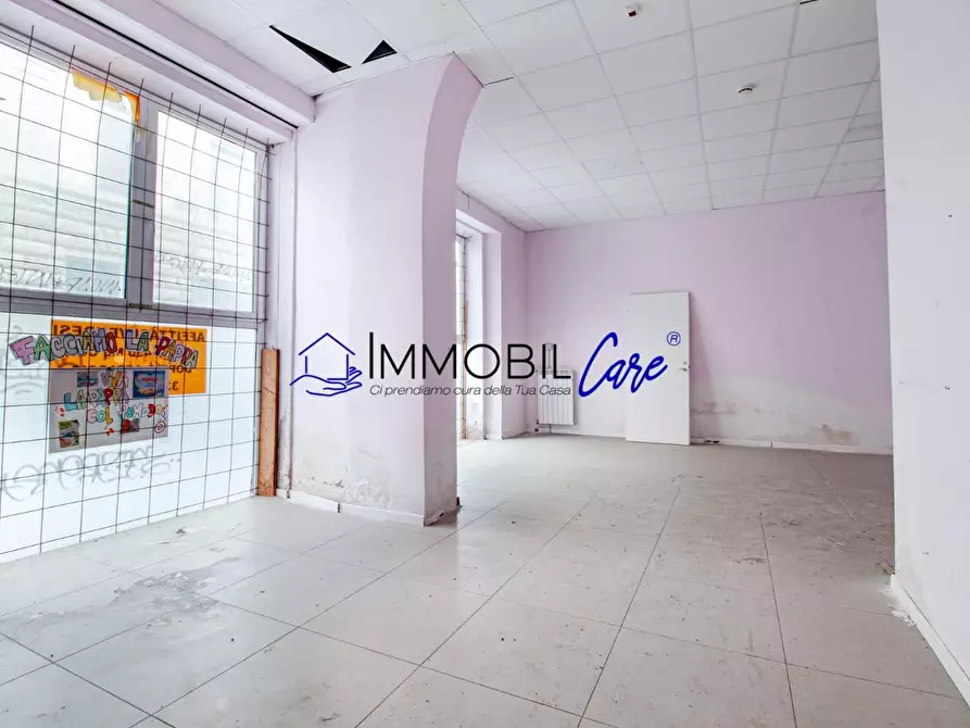 Immagine 1 di Locale commerciale in vendita  a Livorno