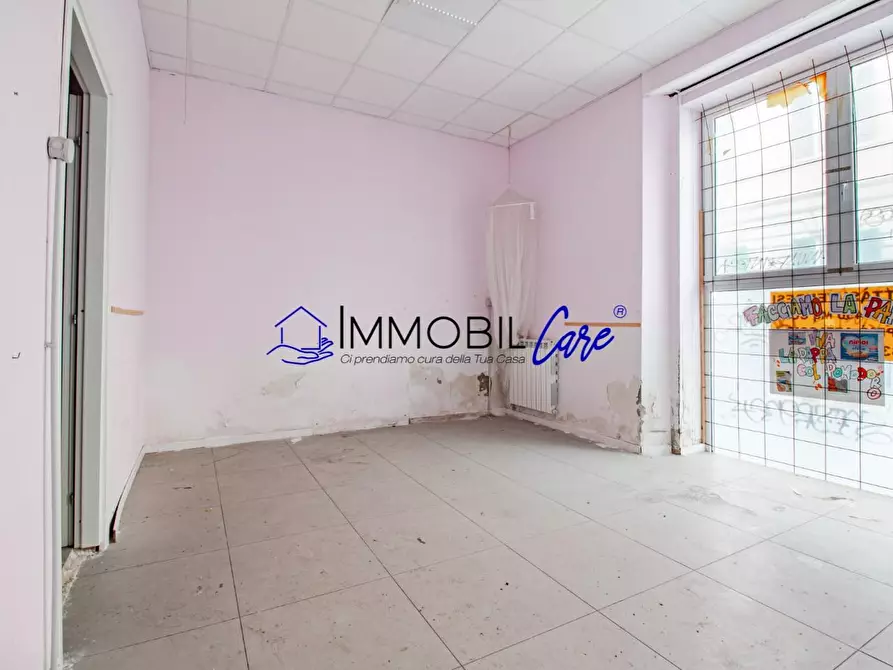 Immagine 2 di Locale commerciale in vendita  a Livorno