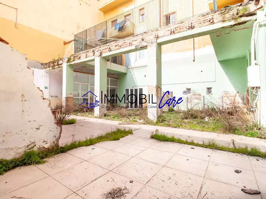 Immagine 4 di Locale commerciale in vendita  a Livorno