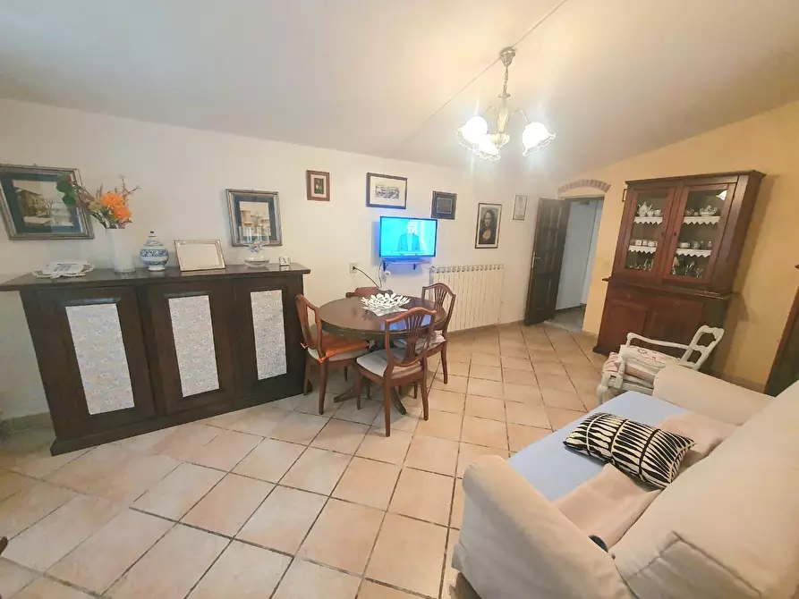 Immagine 12 di Casa indipendente in vendita  a Lucca