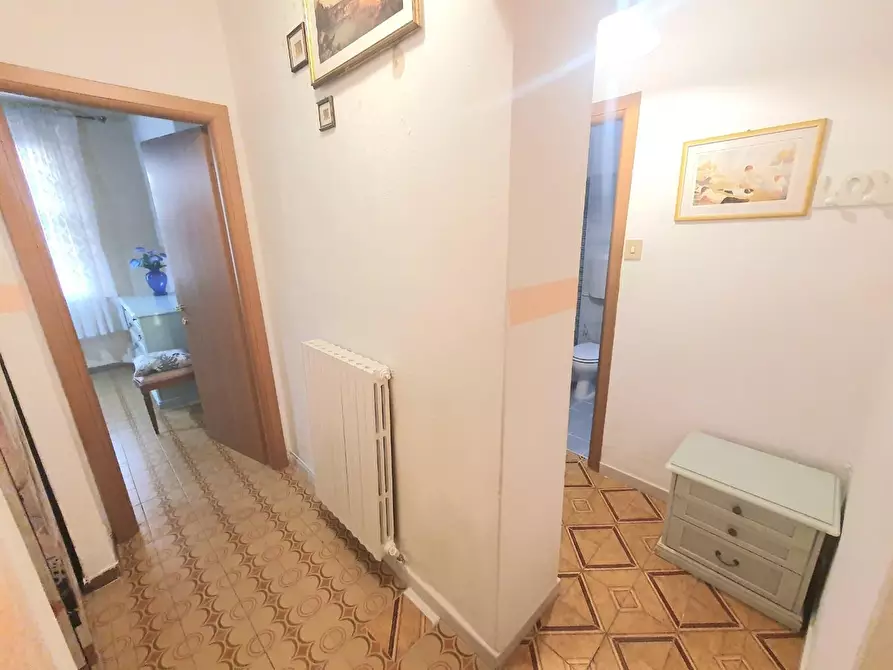 Immagine 24 di Casa indipendente in vendita  a Lucca