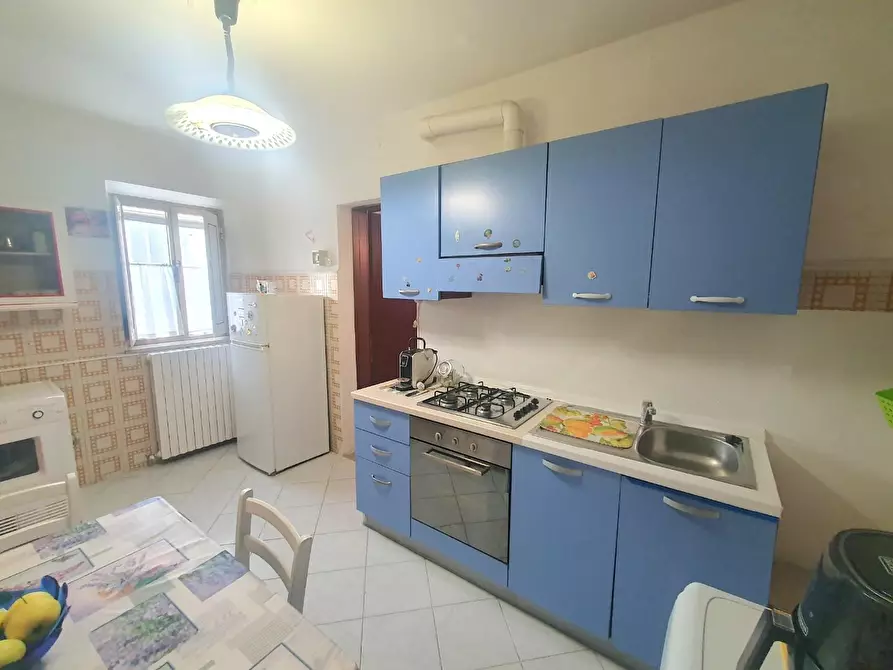 Immagine 10 di Casa indipendente in vendita  a Lucca