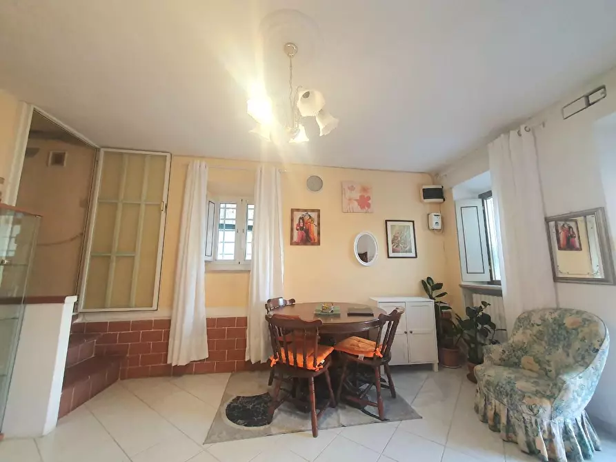 Immagine 4 di Casa indipendente in vendita  a Lucca