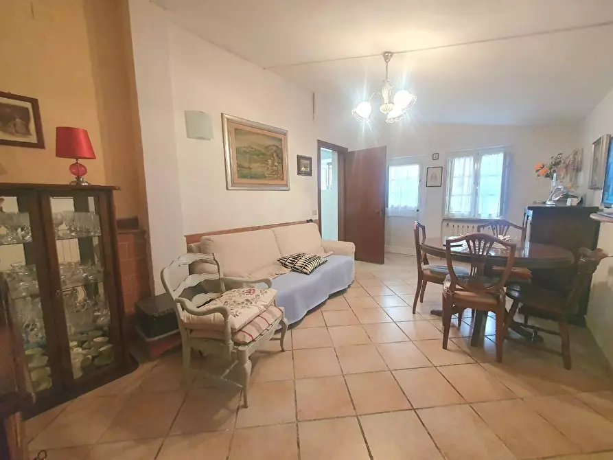 Immagine 14 di Casa indipendente in vendita  a Lucca