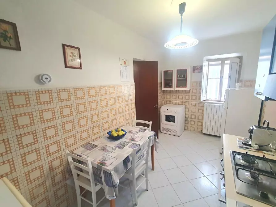 Immagine 11 di Casa indipendente in vendita  a Lucca