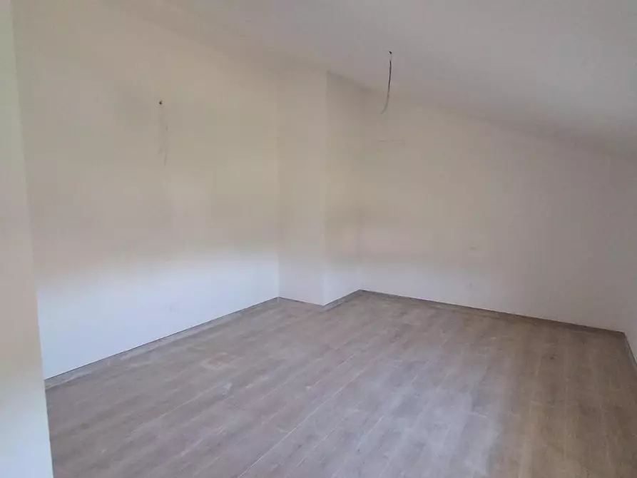 Immagine 13 di Appartamento in vendita  a Carrara