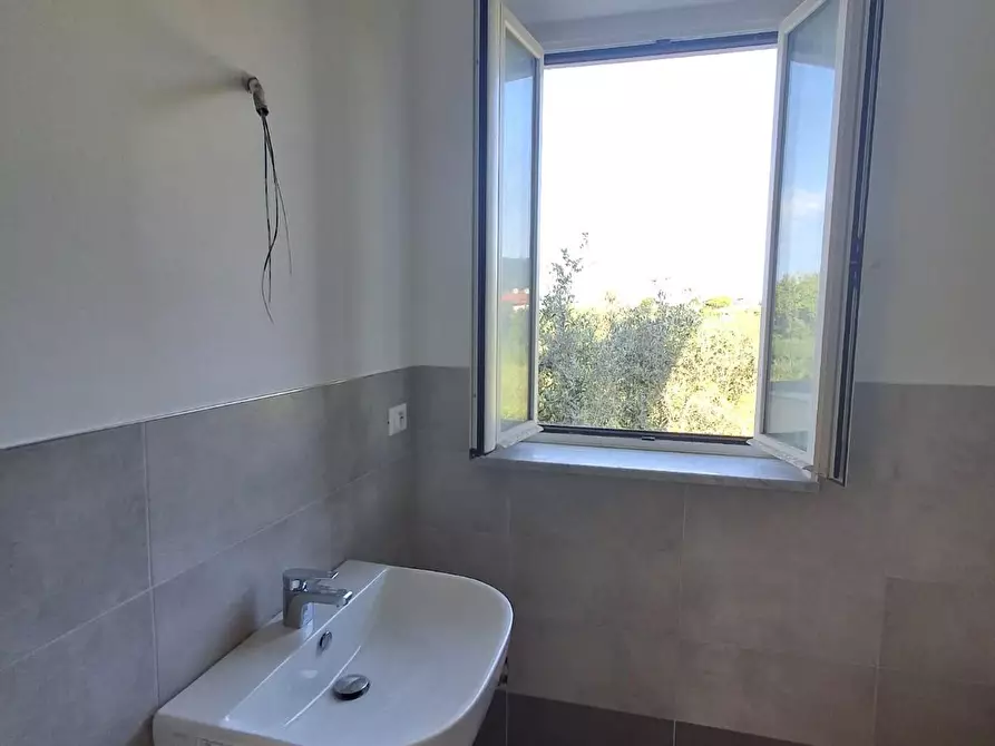 Immagine 9 di Appartamento in vendita  a Carrara