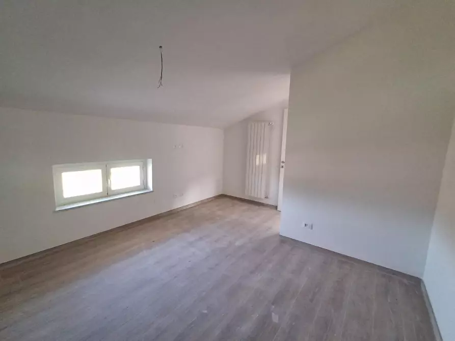 Immagine 12 di Appartamento in vendita  a Carrara