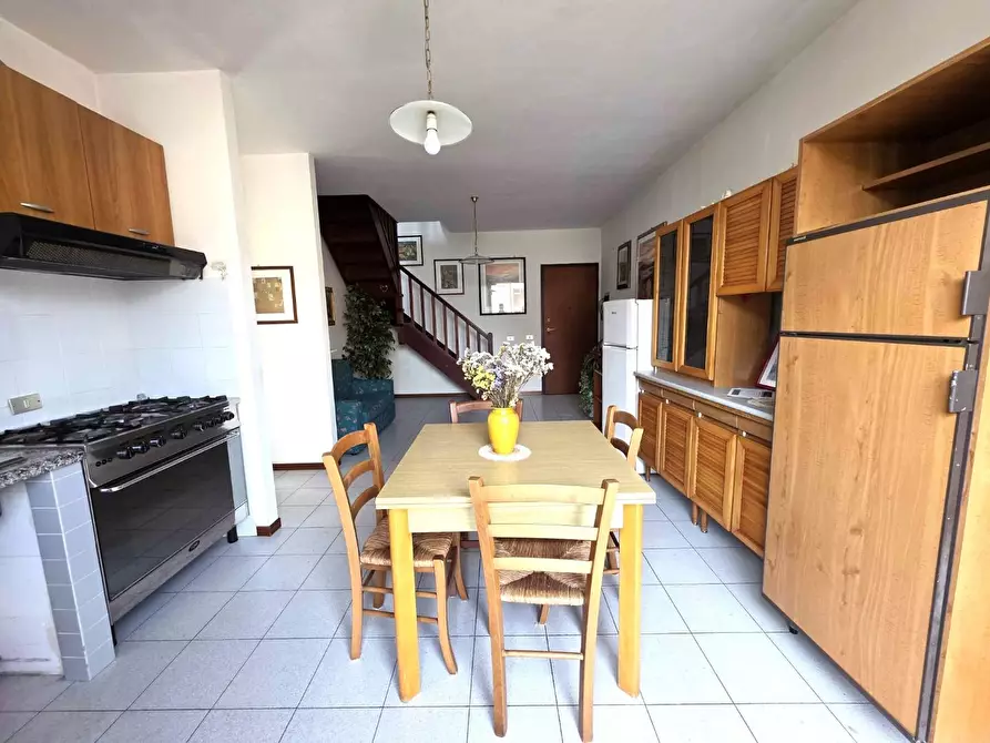 Immagine 5 di Appartamento in vendita  a Massa