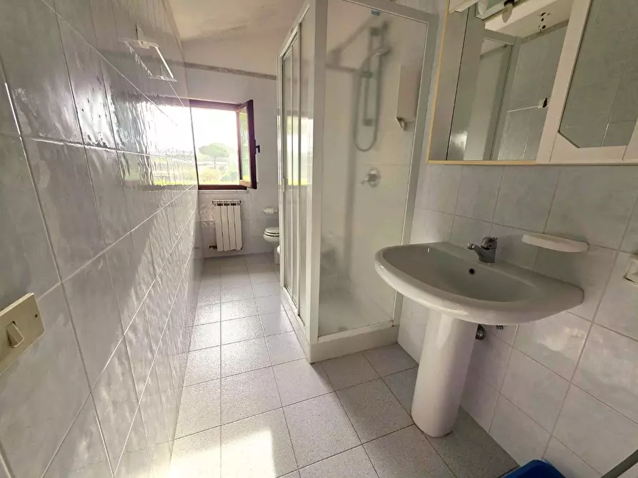 Immagine 16 di Appartamento in vendita  a Massa