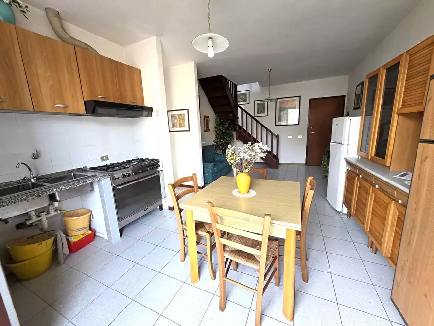 Immagine 4 di Appartamento in vendita  a Massa