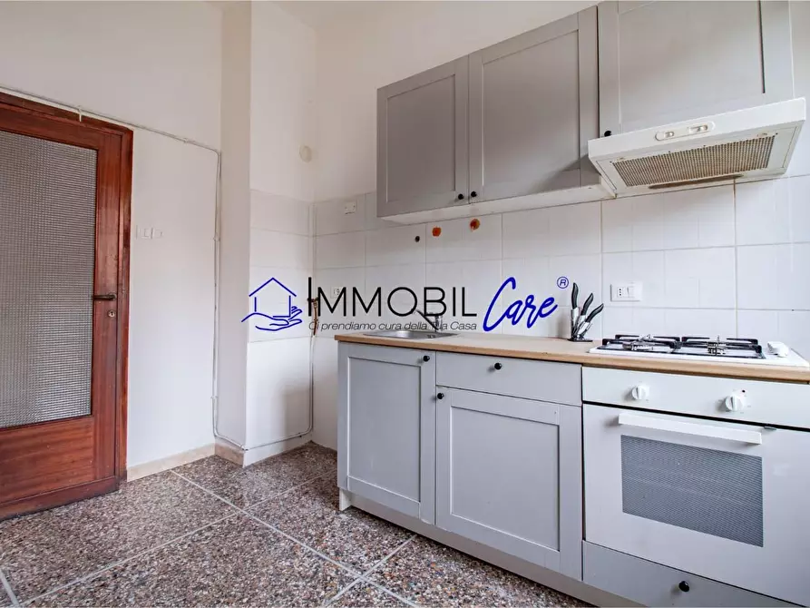 Immagine 2 di Appartamento in vendita  a Livorno