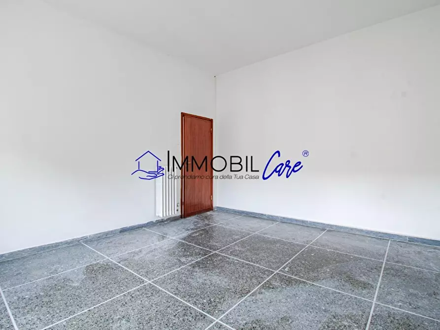 Immagine 5 di Appartamento in vendita  a Livorno