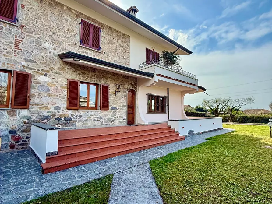 Immagine 5 di Casa bifamiliare in vendita  a Massa