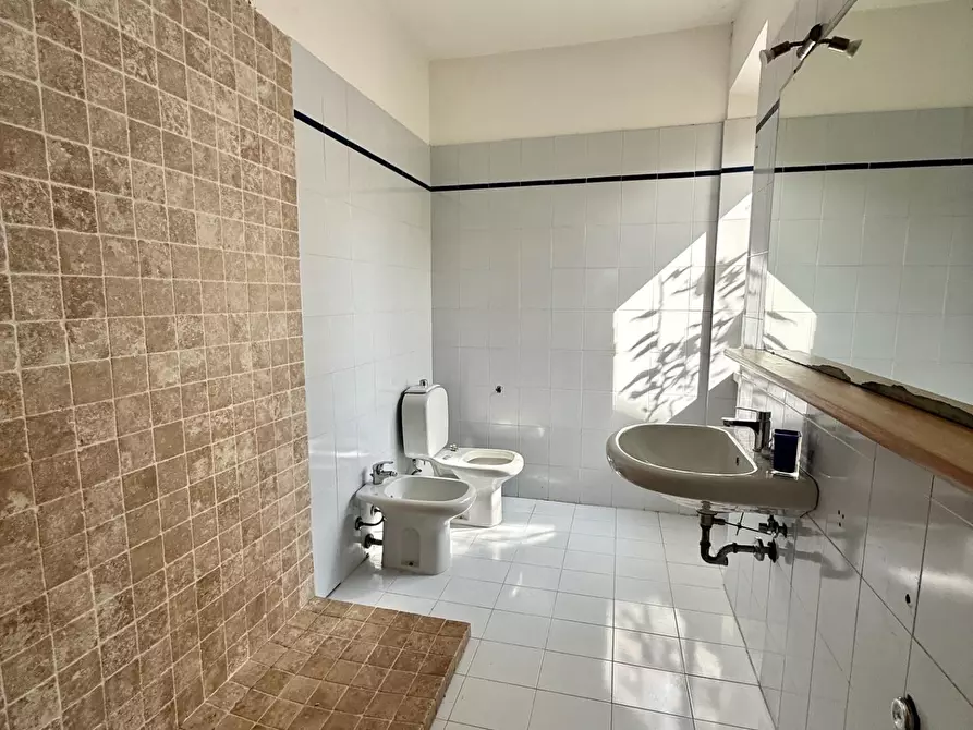 Immagine 17 di Casa bifamiliare in vendita  a Massa