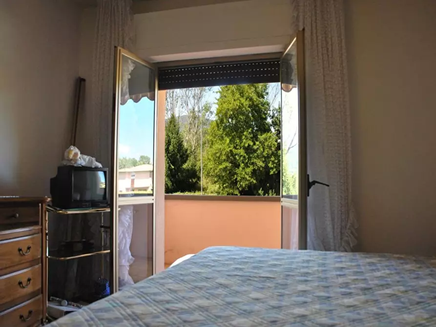 Immagine 8 di Appartamento in vendita  a Lucca