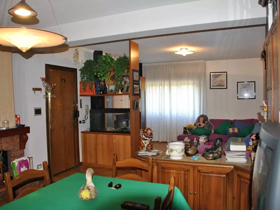 Immagine 5 di Appartamento in vendita  a Lucca