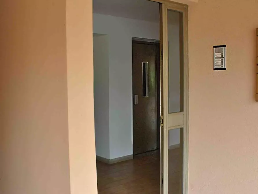 Immagine 13 di Appartamento in vendita  a Lucca