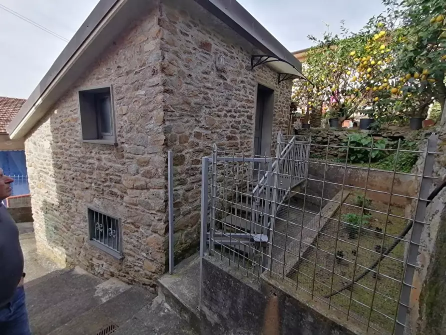 Immagine 22 di Porzione di casa in vendita  a Massa