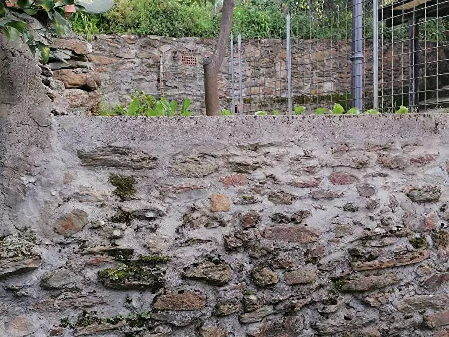 Immagine 25 di Porzione di casa in vendita  a Massa