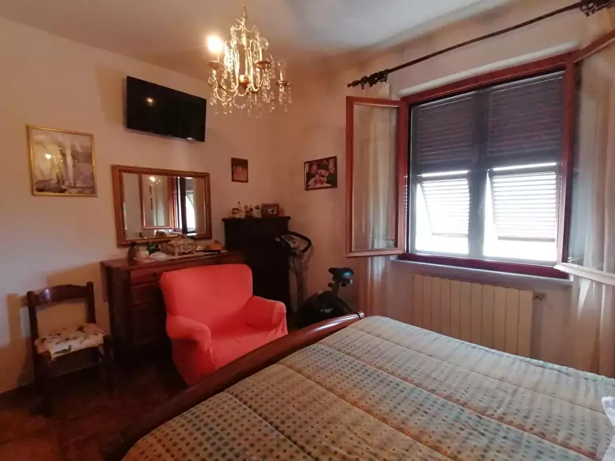 Immagine 14 di Porzione di casa in vendita  a Massa