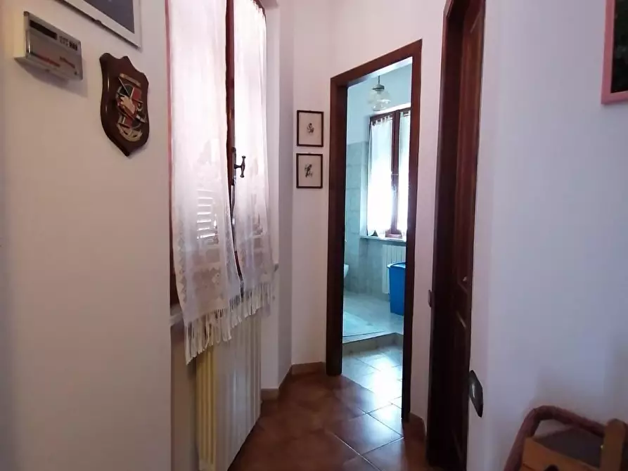 Immagine 13 di Porzione di casa in vendita  a Massa