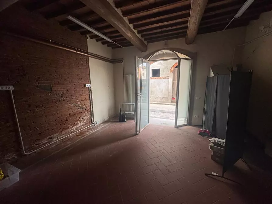 Immagine 4 di Locale commerciale in affitto  a Bientina